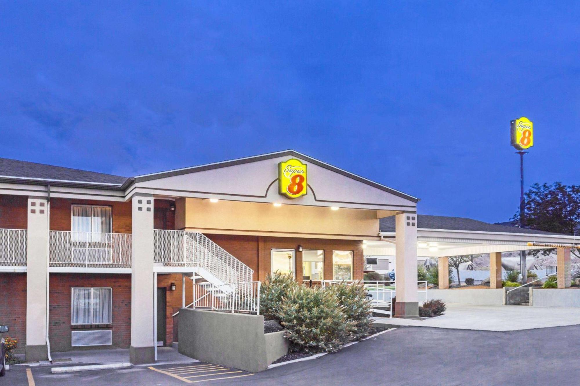 Hotel Super 8 By Wyndham Salina/Scenic Hills Area Exteriér fotografie