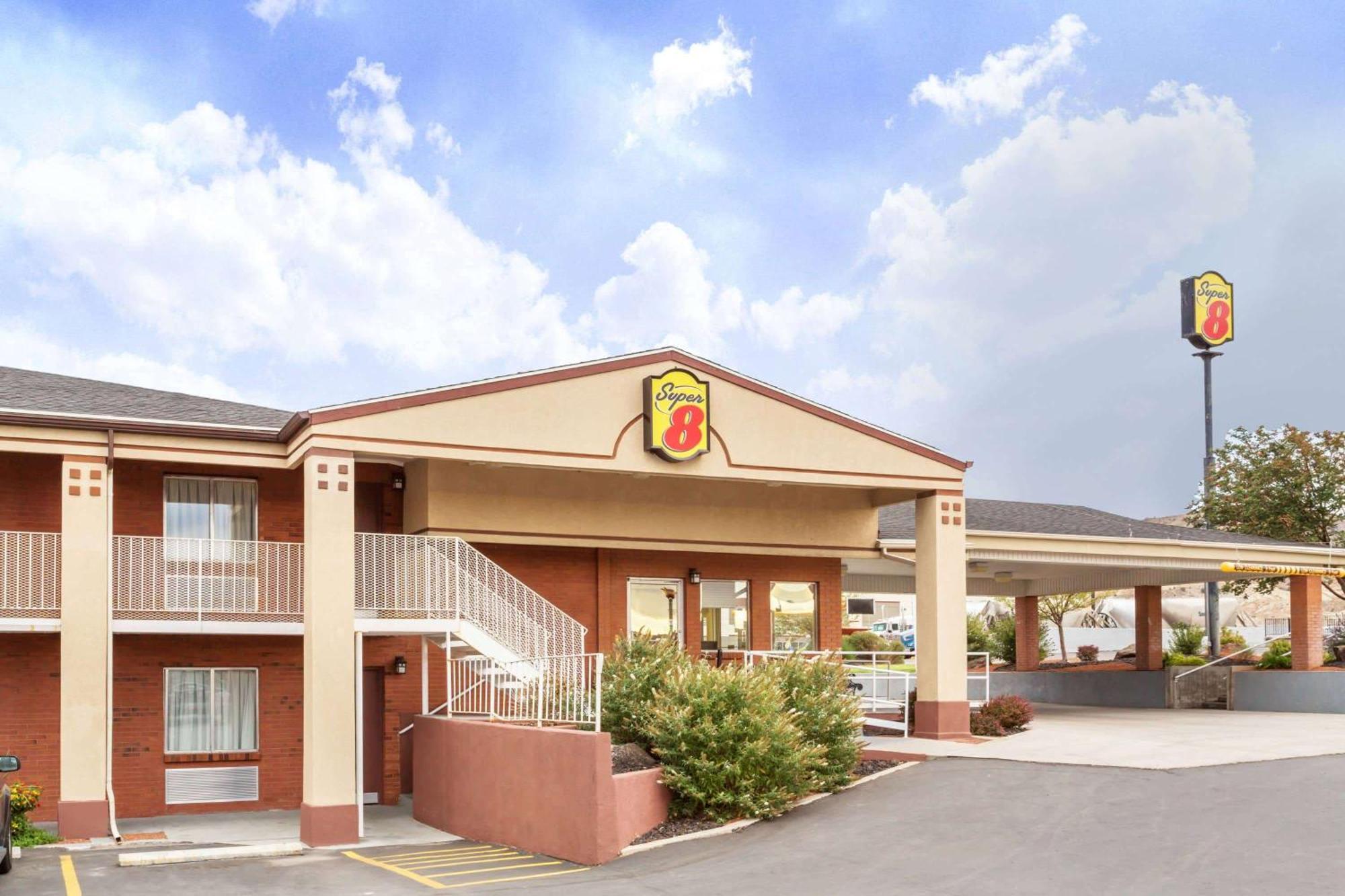 Hotel Super 8 By Wyndham Salina/Scenic Hills Area Exteriér fotografie